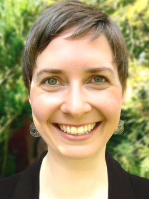 Dr.  Sarah Lohmann